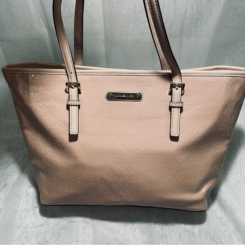 Michael Kors Jet Set Travel Signature Tote - Picture 12 of 12